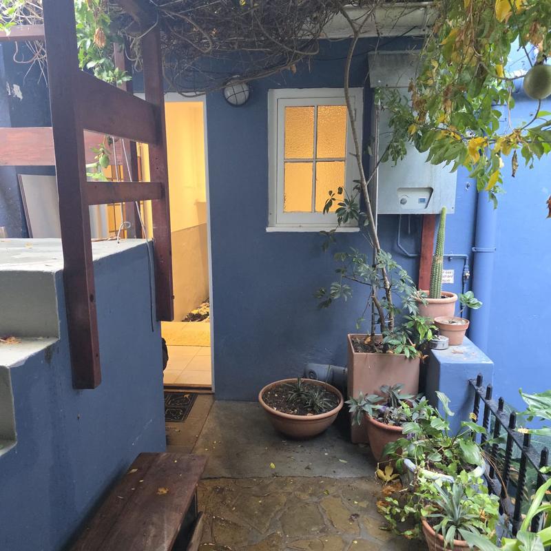 To Let 1 Bedroom Property for Rent in Green Point Western Cape